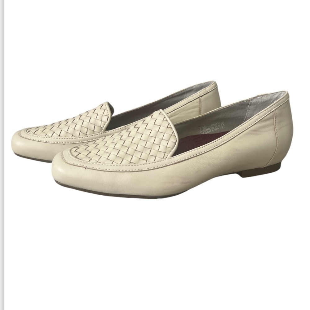 Munro Karter Loafer in Cream